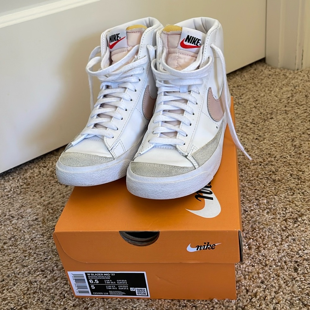 Nike W Blazer Mid ‘77 - Picture 1 of 8